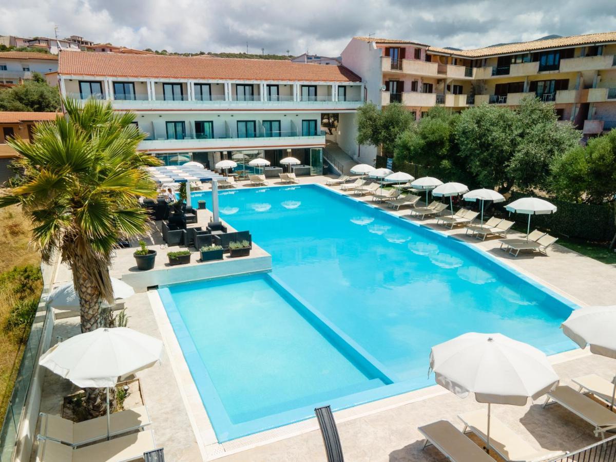 Horizon Hotel Badesi Zewnętrze zdjęcie