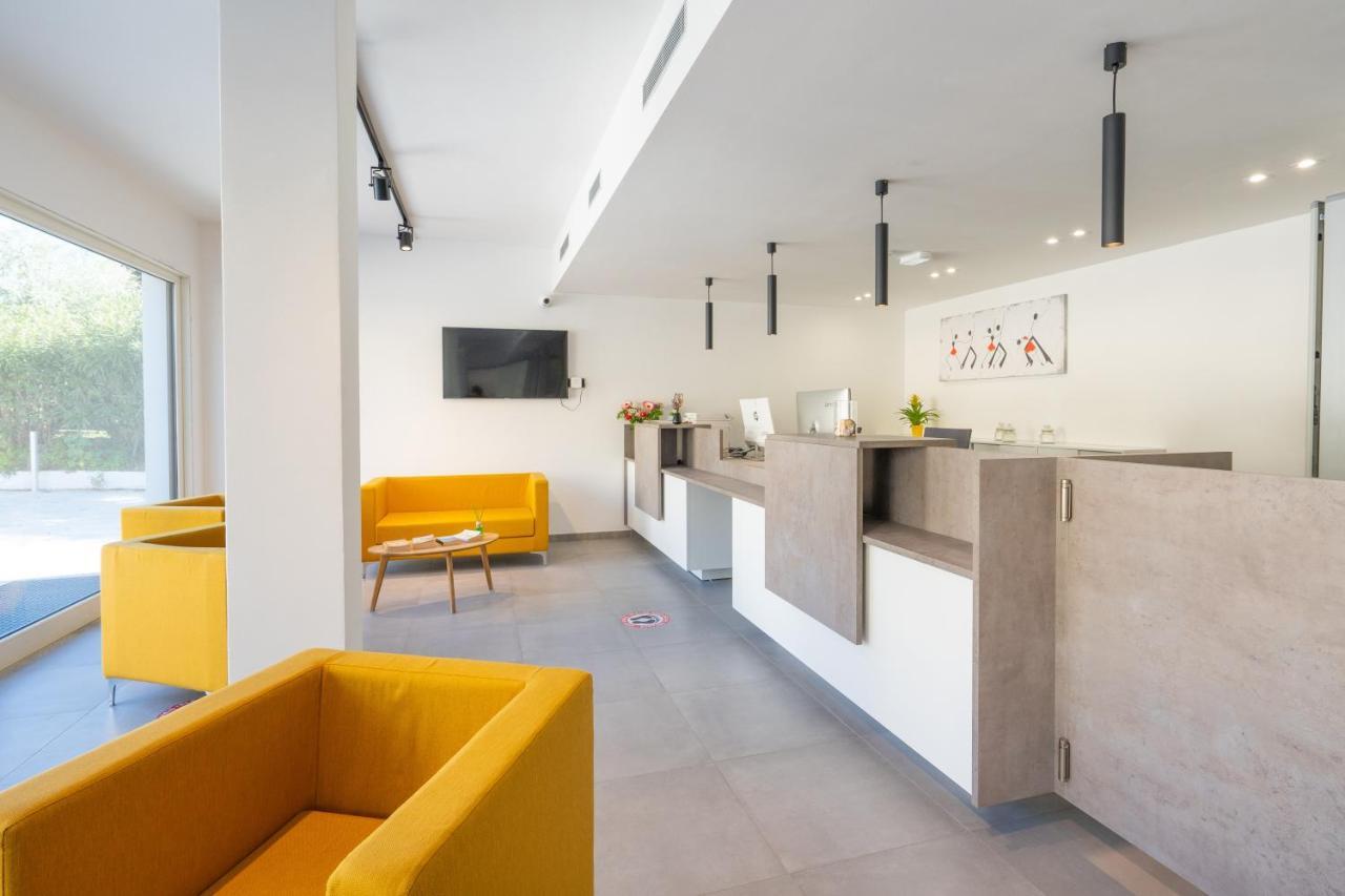 Horizon Hotel Badesi Zewnętrze zdjęcie