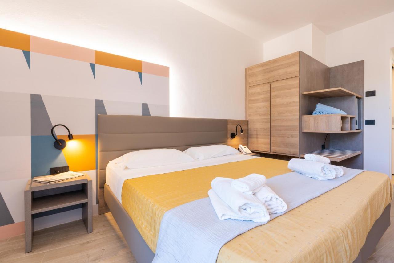 Horizon Hotel Badesi Zewnętrze zdjęcie