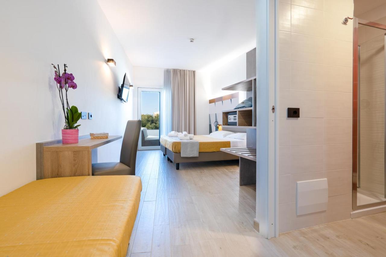 Horizon Hotel Badesi Zewnętrze zdjęcie