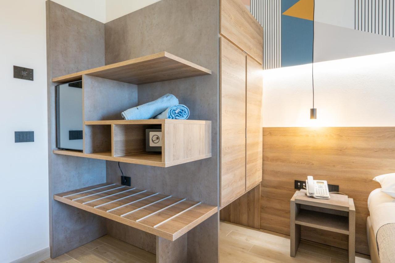 Horizon Hotel Badesi Zewnętrze zdjęcie