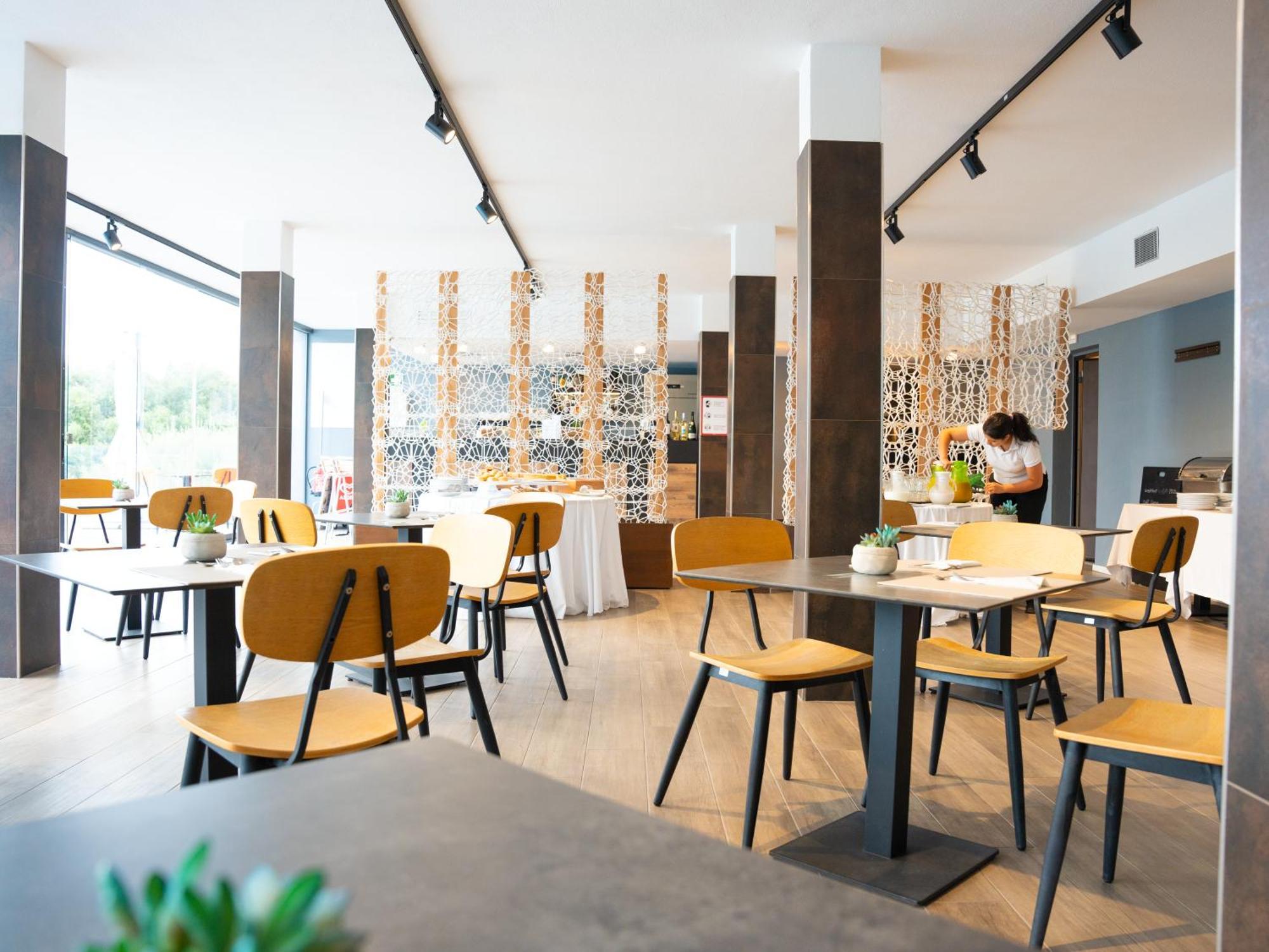 Horizon Hotel Badesi Zewnętrze zdjęcie